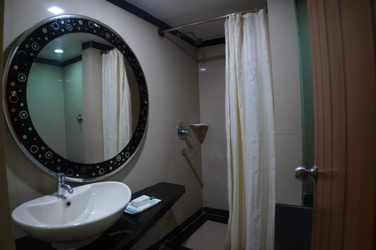 Hotel Grand Nagarjuna By Konark Hotels Guntūr Εξωτερικό φωτογραφία
